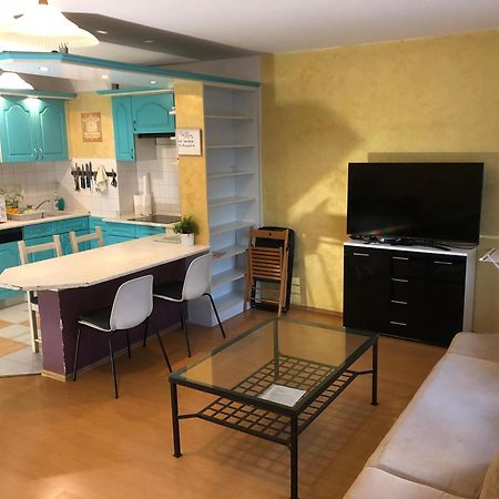 Large Apartment With Garage And Terrace Budapest Eksteriør billede