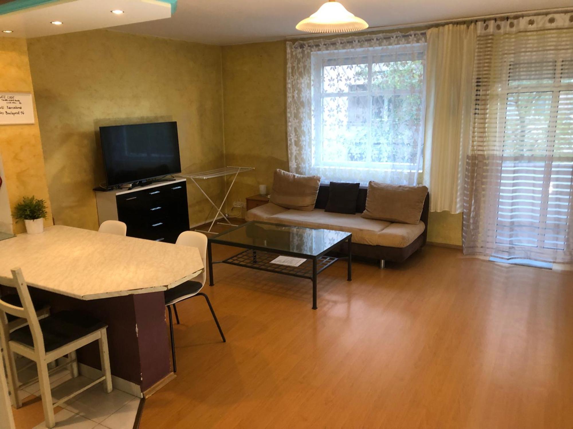 Large Apartment With Garage And Terrace Budapest Eksteriør billede